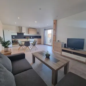 https://superbe-70m2-neuf_calme_entre-geneve-et-annecy.hotels-rhonealpes.com