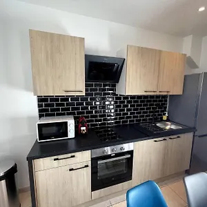 https://appartement-t2-pour-3-personnes.fr-provencehotel.com